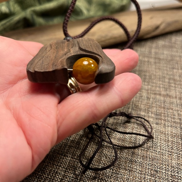 5208-HTT Handmade Sandalwood Natural Stone Pendant Necklace Long Adjustable New - Picture 8 of 10